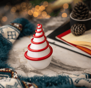 Hand - Blown Glass Christmas Tree Sculpture – New Year White & Red Spiral Design - Alfiq's Store