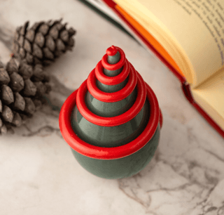 Hand - Blown Glass Christmas Tree Sculpture – New Year White & Red Spiral Design - Alfiq's Store