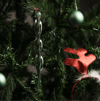 Hand - Blown Twisted Glass Tree Decoration – Elegant Red - Green Icicle Ornament - Alfiq's Store