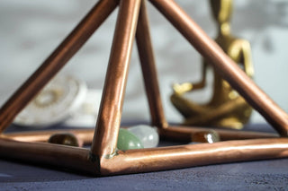 Copper Meditation Pyramide | Solid Copper Chackra Opener Pyramide | Handmade Copper Energy Cleaning Set - Alfiq's Store