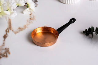 Handmade Miniature Copper Frying Pan with Black Handle – Dollhouse Kitchenware & Collectible Ornament - Alfiq's Store