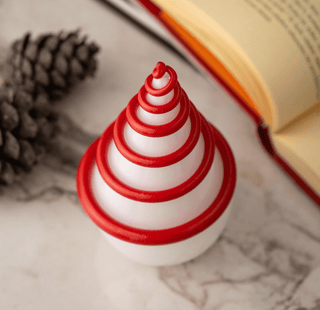 Hand - Blown Glass Christmas Tree Sculpture – New Year White & Red Spiral Design - Alfiq's Store